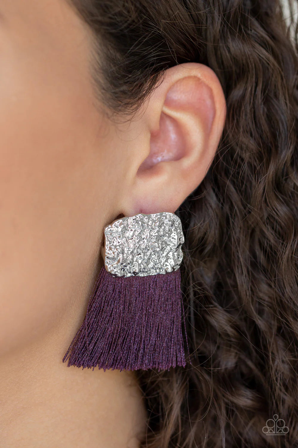 Paparazzi - Plume Bloom Purple Fringe Earring db