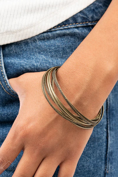 Suddenly Synced - brass - Paparazzi bracelet